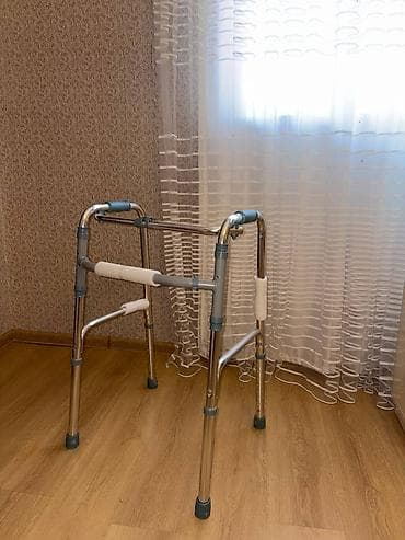 Gəzinti üçün “walker” (yürütəc xadok) Demək olar ki, heç istifadə