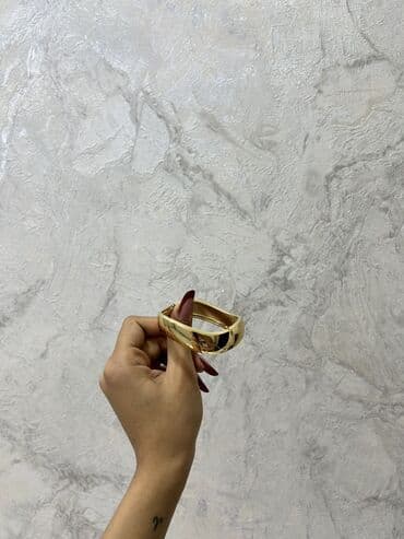 gümüş qolbaqlar qadin üçün: Qolbaq
Yepyenidir 1 defe taxilib — 2