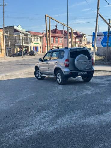 дом на колесах turbo az: Chevrolet Niva: 1.7 l | 2016 il 65 km Universal — 1