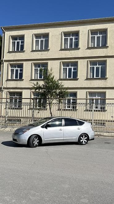 5 bolt disk: Toyota Prius (2-ci nəsil) hibrid hetçbek Xüsusiyyətlər və təchizat: - — 2