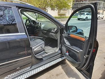 mercedes 203: Mercedes-Benz ML-Class SUV - Kuzov: qara rəng, 5 qapı, yanlarda — 6