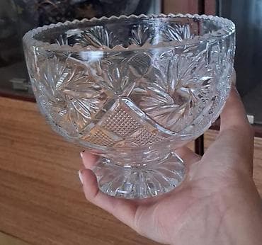 Şüşə/kristal şirniyyat qabı (piyala tipli, ayaqlı - Material: qalın lalafo.az -da Şüşə/kristal şirniyyat qabı (piyala tipli, ayaqlı - Material: qalın