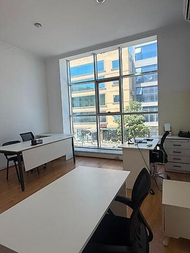 kiray: -Ofis daxilində 1 iş masası icarəyə verilir. -Ünvan: Nərimanov r. — 2