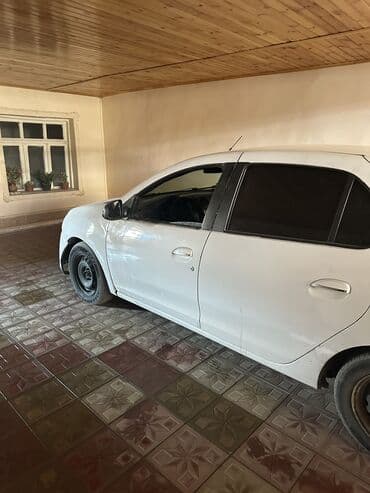 disk təkər r16: Renault Logan: 1.6 l | 2013 il 456457 km Sedan — 5