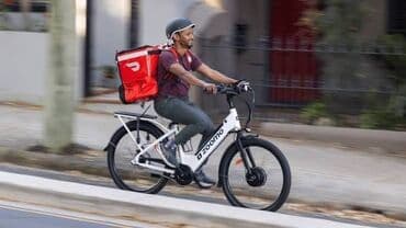 Вакансии: 🚴‍♂️ Velo Kuryer Axtarılır! 📍 Ünvan: Nizami metrosunun yaxınlığı — 1