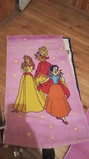 Uşaq otağı üçün xalça - Dizayn: naxışlı uşaq xalçası, çəhrayı fon