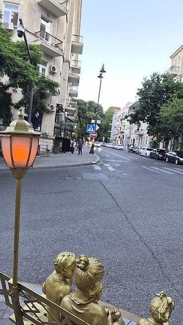 İÇERI ŞEHER Metrosuna 3 deqiqeliy mesafede tezebey Hamamin Yaninda 1 — 1