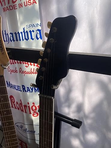 Fleytalar: Yarı-akustik elektrik gitara - Korpusu: hollow-body, f delikli dizayn — 3