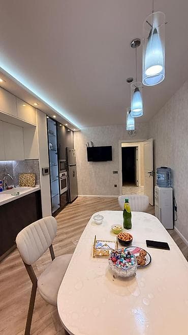 28 may menzil: Bakı, Yeni Günəşli Massiv Q, 3 otaqlı, Köhnə tikili, 80 kv. m — 10