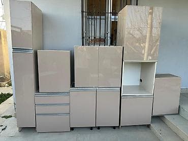 set mebel: Mətbəx mebel dəsti – parlaq bej rəng, müasir minimalist dizayn — 3