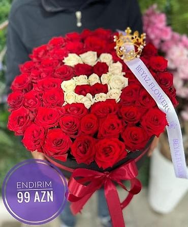 kaktus gülü: 8 Mart üçün xüsusi gül kompozisiyası – şəffaf kvadrat qutuda qırmızı — 7