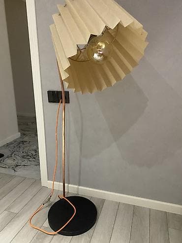 Dizayn döşəmə lampası - Tip: Döşəmə lampası (floor lamp) - Üslub