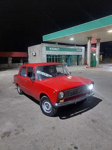 ucuz masin satişi: VAZ 2101 “Jiquli” sedan - Korpus: 4 qapılı, klassik kuzov, parlaq — 1