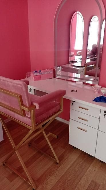 salon dolab: Vizaj üçün mebel, güzgü, kreslo hamısı birlikdə 500 azn — 1
