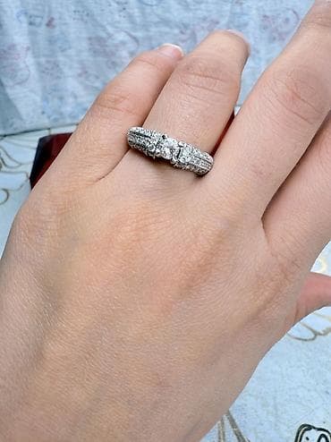 30 ml krem: Nişan, Üzük, Ağ qızıl, 750 Əyar, Brilyant, 0.51-1.00 Karat — 2