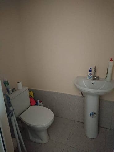 lokbatanda yeni tikilen binalar: Səbail rayonu,Su idman sarayı ilə üzbəüz.5 mərtəbəli binanın,1-ci — 9