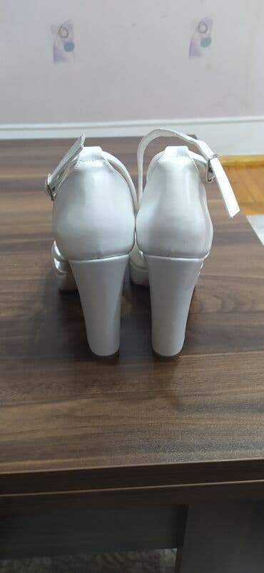 reebok ağ qaçış üçün qadın krossovkaları: Размер: 37, цвет - Белый, Новый — 3