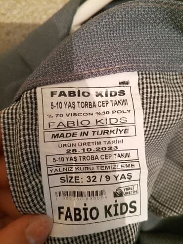 Kişi Geyimləri: QADIN 60 AZN VE USAQ 48AZN GEYINILMEYIB UŞAQ (37 VE 31 RAZMER) VE 5-10 — 9