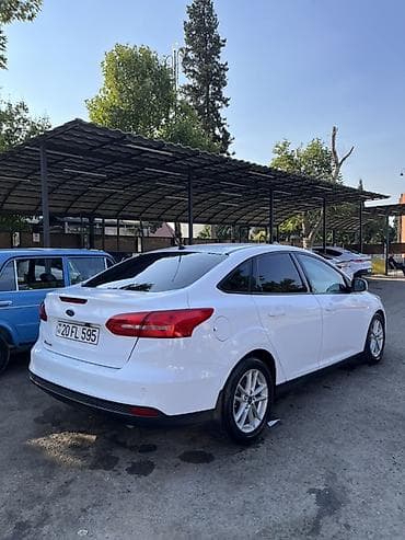 satılık araba: Ford Focus: 1.6 l | 2015 il 114000 km Sedan — 4