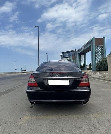 amg disk 17: Mercedes-Benz E-Class sedan (W211, restayl) – qara rəngdə, 4 qapılı — 2