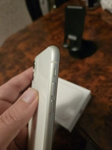 Kasalar: IPhone 11, Ağ, Face ID — 7