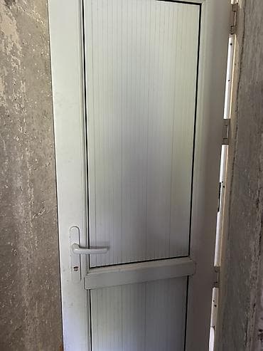 PVC qapı – ağ rəng - Material: PVC profil, panel tipli iki hissəli