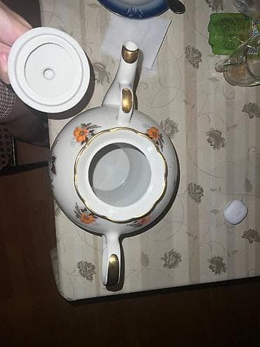 cay: SSRİ istehsalı yeni farfor çaydan satılır. Həcmi: 4 litr Vəziyyəti — 4