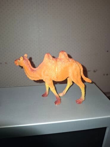 500 elementli pazllar: Orta ölçülü, sarı-narıncı rənglərdə hazırlanmış bu dəvə fiquru iki — 1