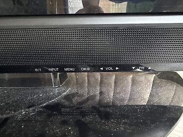 LG televizor – klassik model, masaüstü dayaqlı. Ölçü: təxminən 32–37 — 3