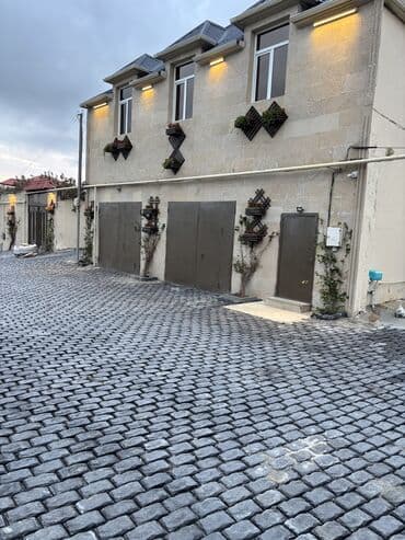 bina.az xacmaz: Obyekt ayraportdan şəhərə gələn beton yolun sonunda tam yol kənarıdı — 2