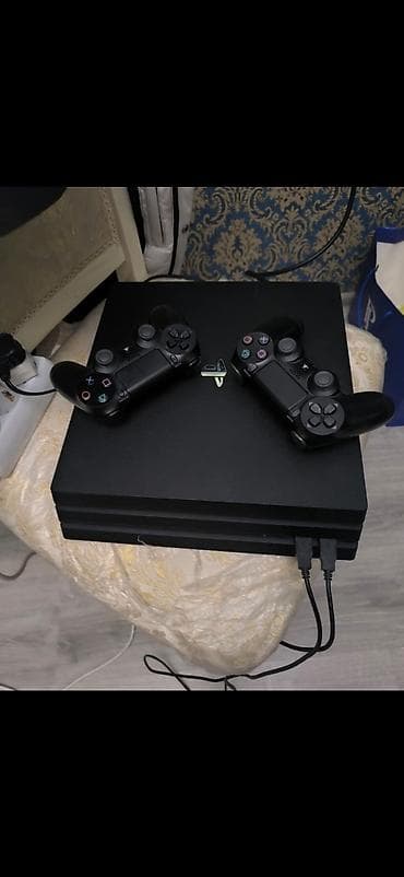 Ps 4 pro 1 TB az islənib amerikadan gətirilib versiya.Qiymet 550 azn