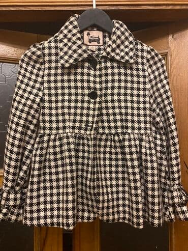 qolu kesilen uşaq: Для девочки на 3-5 лет пальто одето аккуратно 10 m — 1