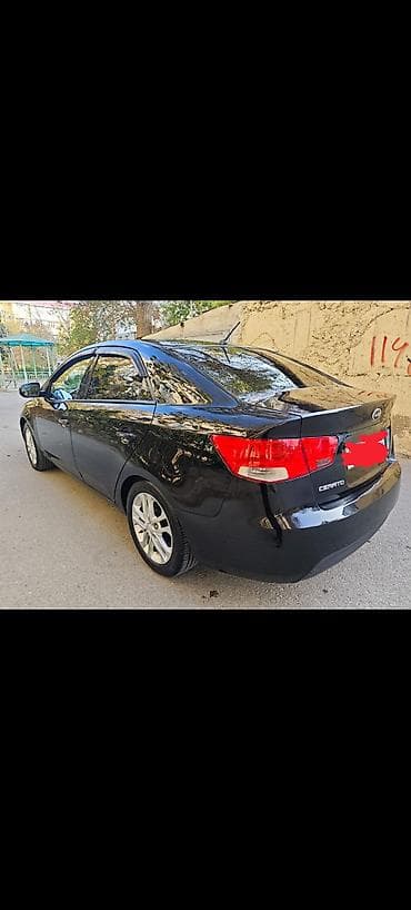 kia k5 2011: Kia Cerato: 1.6 l | 2011 il Sedan — 5