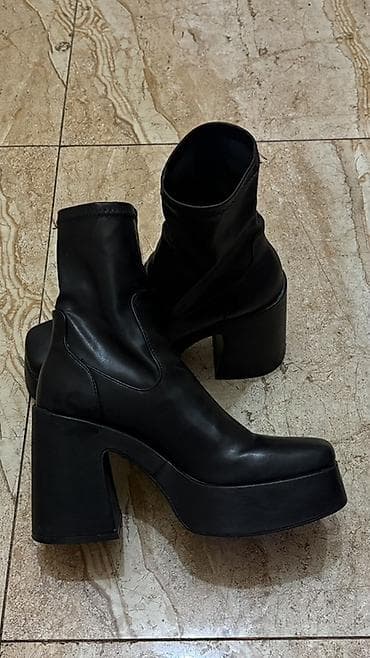 sapogi: Məhsul: Pull&Bear qadın platforma çəkmələri - Rəng: qara - Ölçü — 3