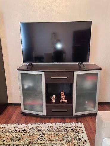 televizo: Qonaq otağı üçün mebel dəsti – guşə vitrin şkafı və TV tumbası - — 2