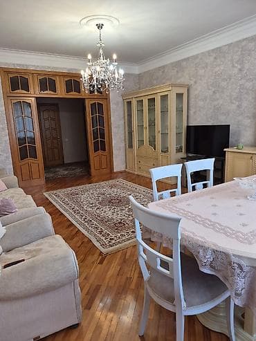 ev menzil: Yasamal ray Z. Xəlilov küç Megacity binası 3 otaq 134 kvm. 2 sanitar — 5