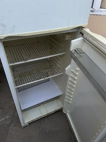printer satilir: İki kameralı məişət soyuducusu - Üst bölmə: dondurucu. Raflı quruluş — 2