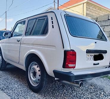 vaz 2107 kreditle satisi: VAZ (LADA) 4x4 Niva: 1.7 l | 2012 il 578000 km Ofrouder/SUV — 4