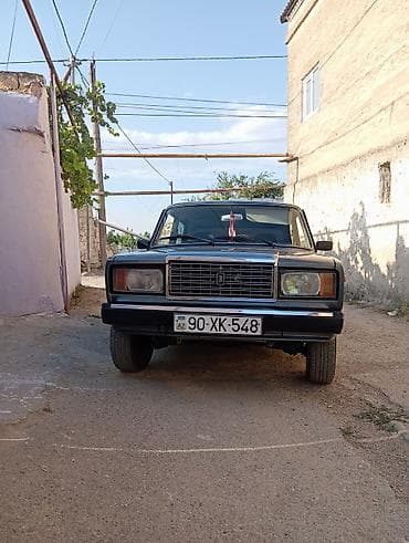 Model: Lada 2107 sedan Rəng: Tünd boz/göy tonları Kuzov: 4 qapı