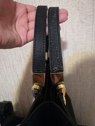 Сумки: Qadın əl çantası – klassik qara. Cemi 1 defe goturulub, demek olar ki — 5