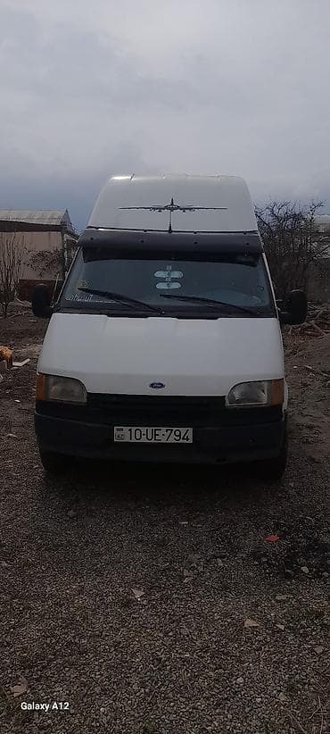 Ford yük mikroavtobusu - Kuzov: ağ rəng, yüksək tavanlı uzun baza -