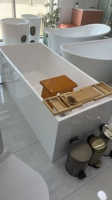 мойка шкаф для кухни: Ağ rəngli keramika Çanaq və iki geniş siyirməli ağ qapalı şkafı olan — 18