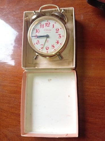 антикварные часы настенные: Məhsul: Köhnə saatlar kolleksiyası Təsvir: - Mayak divar saati: taxta — 4