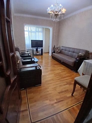 gedebeyde satilan evler: Bakı, 8-ci mikrorayon, 4 otaqlı, Köhnə tikili, 110 kv. m — 1