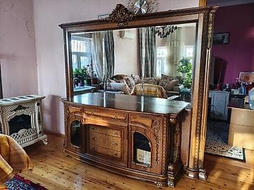 Klassik üslubda iri güzgülü konsol/vitrin - Material: təbii ağac