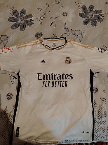 gence mero: Məhsul: Real Madrid futbol forması - Rəsmi dizayn: Ön hissədə klub — 1