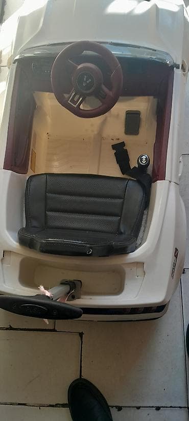 elektrik skutur: Uşaq elektrik maşını – sport tipli model, ağ rəng. Xüsusiyyətlər: - — 2