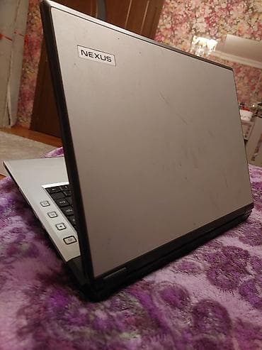 Modemlər və şəbəkə avadanlıqları: Klassik dizaynlı noutbuk - Ekran: təxminən 15–17 düym, parlak panel — 5