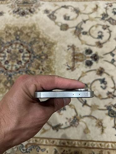 teıefon: Smartfon – tam ekranlı dizayn, mərkəzi “punch‑hole” ön kamera kəsiyi - — 8
