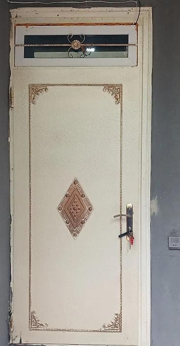 hamam akses: Ölçü (təxmini): 98 en di uzunu 2metrdi penceresiyle 2.40 texmini real — 1